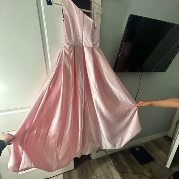 Dresses & Skirts - Elegant Satin Pink One-Shoulder Gown